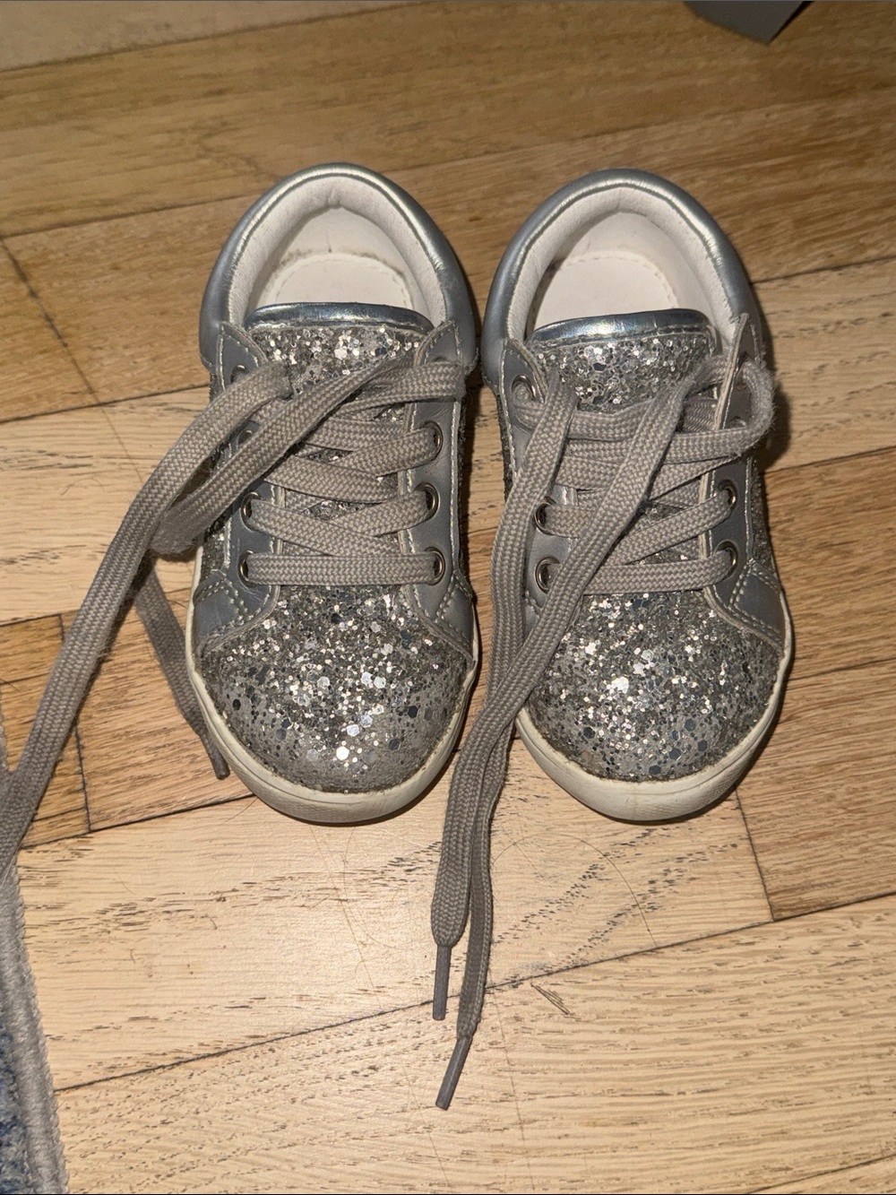 Toddler girl sequin sneakers